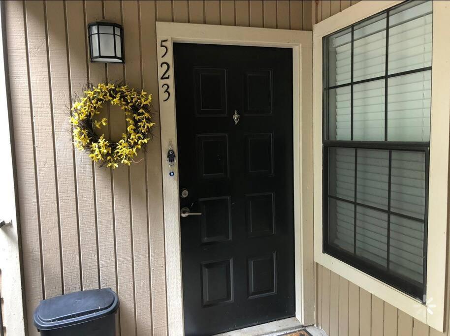 Lovely 1-Bedroom Rental Space With Free Parking Charlotte Exterior photo